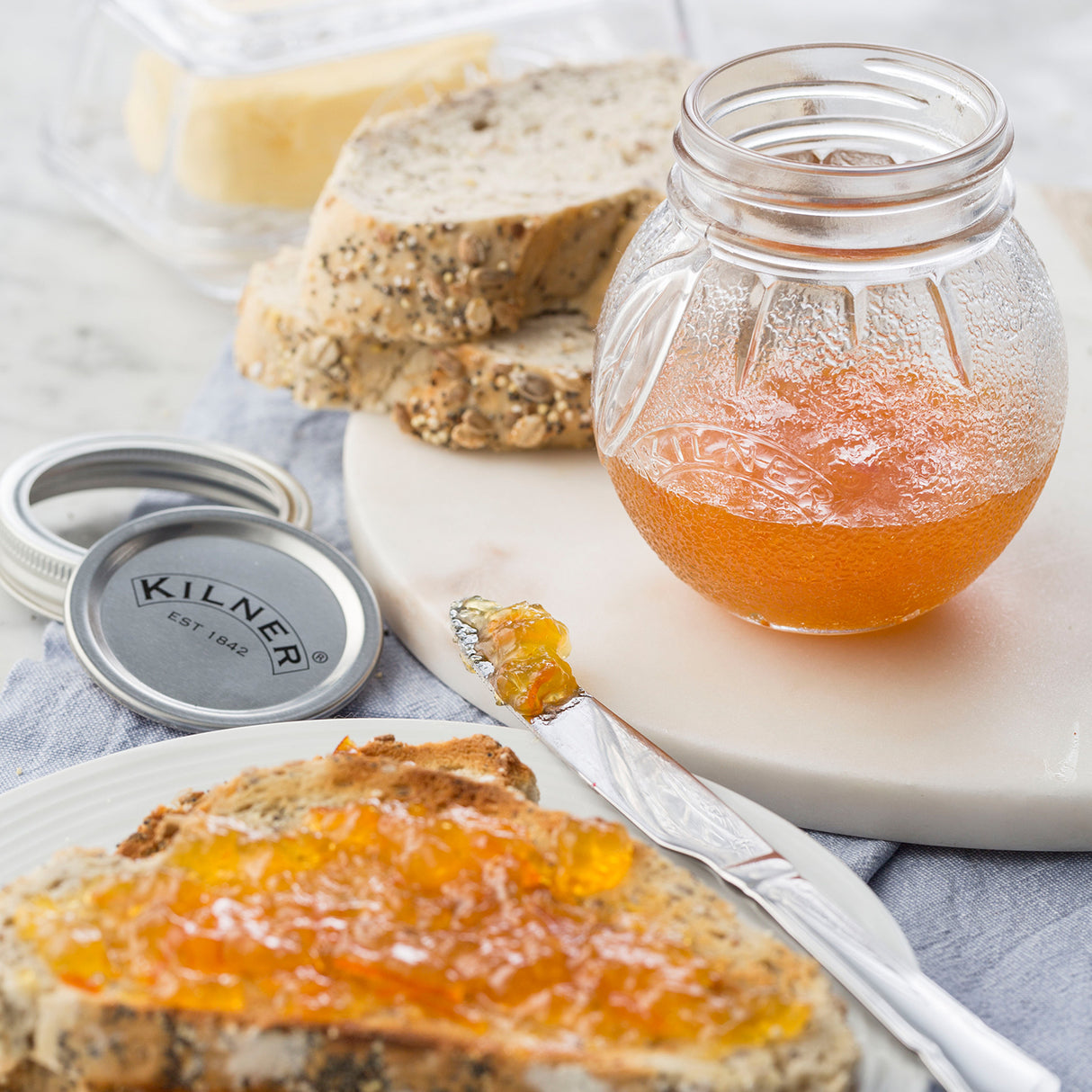 KILNER Marmeladenglas in Orange, 400 ml, transparentes Glas mit Schraubverschluss für hausgemachte Marmelade