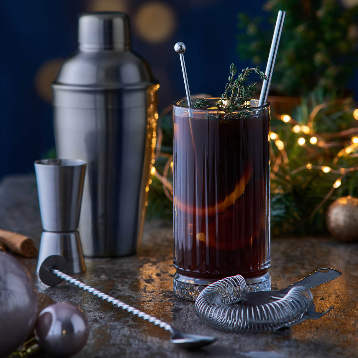 Silbernes Edelstahl Cocktail-Rührstäbchen von VINERS, elegantes Barzubehör für das Mischen von Cocktails.