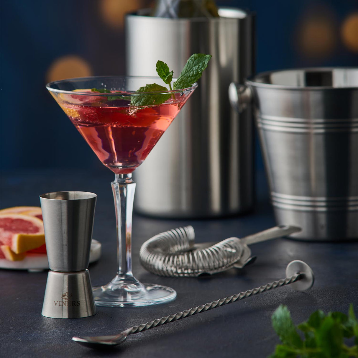VINERS Eiskübel aus Edelstahl in Silber, stilvoller Kübel für Eiswürfel und Getränke, elegante Dekoration für Partys.