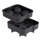 Schwarze VINERS Eiskugelform aus Silikon, perfekt für die Herstellung runder Eiswürfel, auf einem weißen Hintergrund.