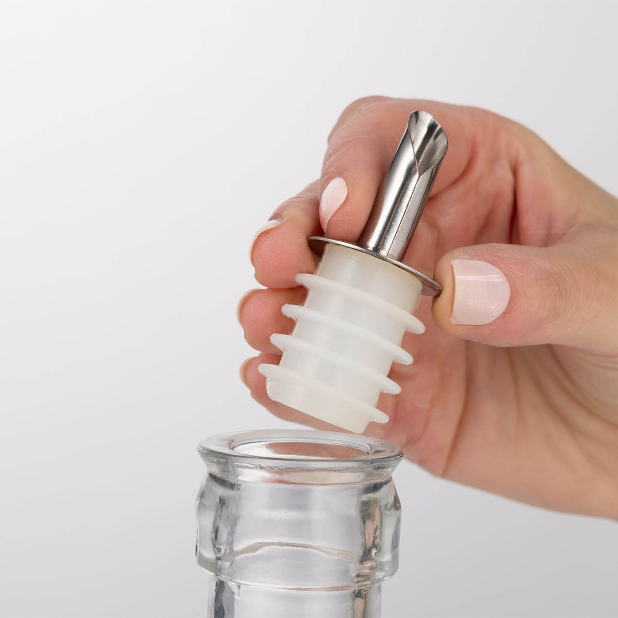 Klare KILNER Öl- und Essigflasche aus Glas mit Schraubverschluss, ideal für Küche und Tisch.