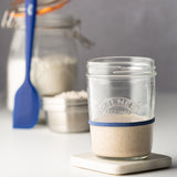 KILNER Sauerteig-Herstellungsset, klar, 500 ml, mit Glasbehälter und Zubehör für die Herstellung von Sauerteig.