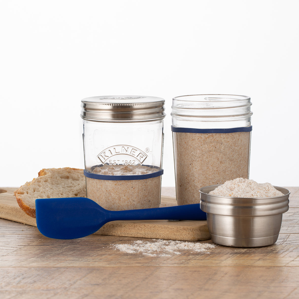 KILNER Sauerteig-Herstellungsset, klar, 500 ml, mit Glasbehälter und Zubehör für die Sauerteigproduktion.