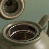 Preis & Kensington Teekanne aus Porzellan mit Salbeiblatt-Motiv, elegante Teekanne für Kräutertee, weiße Keramik.