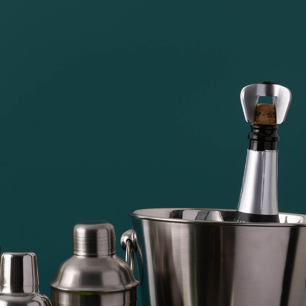 VINERS Champagneröffner aus Edelstahl, elegantes Design, zum Öffnen von Champagnerflaschen.