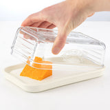 Klare KILNER Käseglocke aus Glas, 24 cm, perfekt zum Aufbewahren und Präsentieren von Käse, mit luftdichtem Deckel.