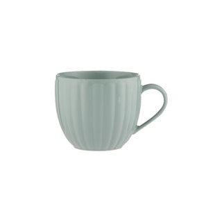 Blaue Luxus-Tasse von PRICE & KENSINGTON, 460 ml, elegante Keramiktasse für Kaffee oder Tee, auf weißem Hintergrund.