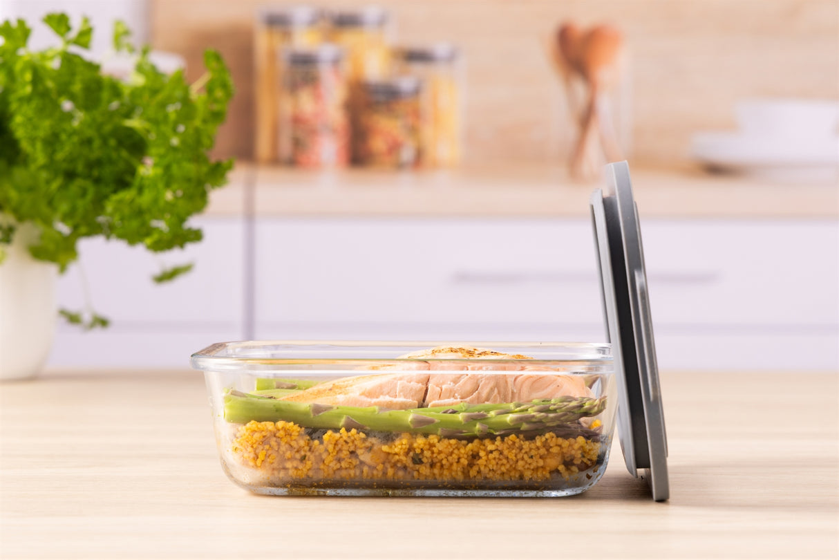 KILNER Frischhaltedose aus Glas mit Schraubverschluss, ideal für die Aufbewahrung von Lebensmitteln, transparent und langlebig.