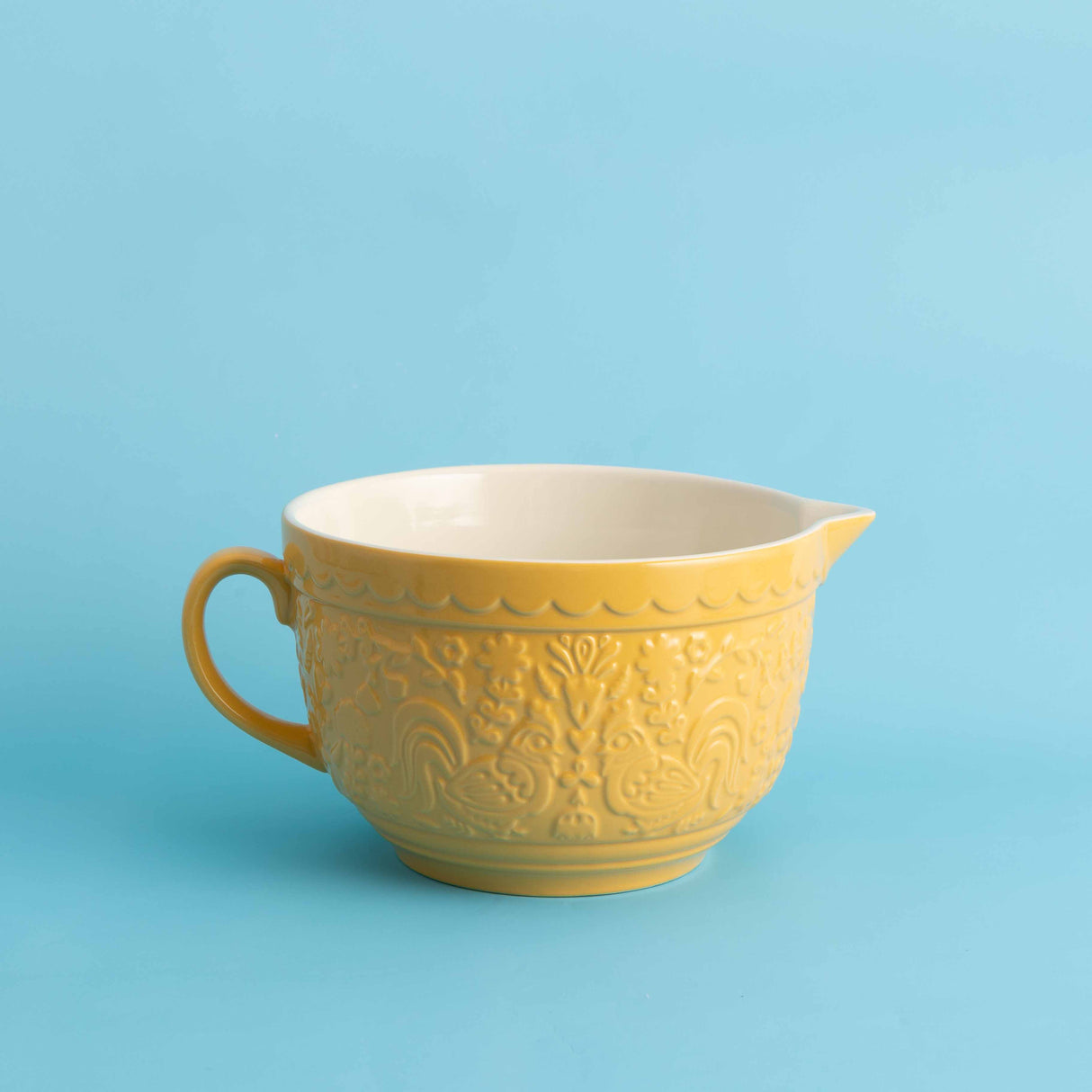 Gelbe MASON CASH Rührschüssel, HOME TO ROOST, 2 Liter, aus robustem Material, ideal zum Backen und Kochen.