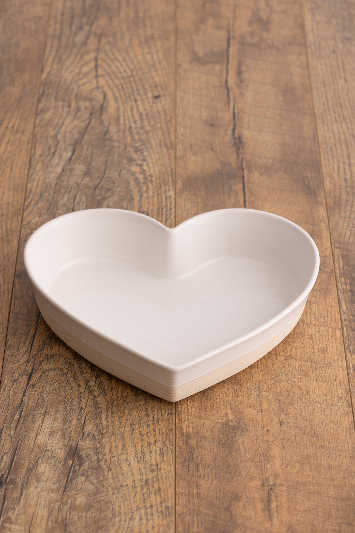 Beige MASON CASH Auflaufform aus der Rustic Charm Serie, ideal für Backofen und Servieren.