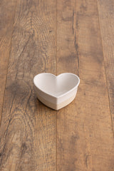 Beige Auflaufform von Mason Cash Rustic Charm, langlebiges Keramikgeschirr für Ofen und Tisch.