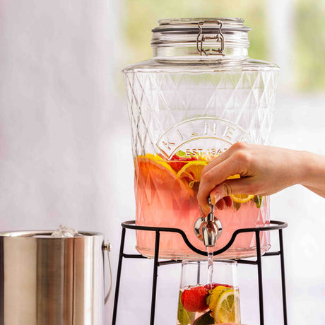 KILNER Getränkespender mit Diamantmuster, 5 Liter, Edelstahl-Zapfhahn und transparentem Glasbehälter für Getränke.