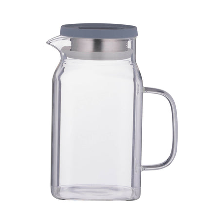 KILNER Glaskrug klar, 1,2 Liter, transparent mit Griff, ideal für Getränke und Wasser, auf einem Tisch platziert
