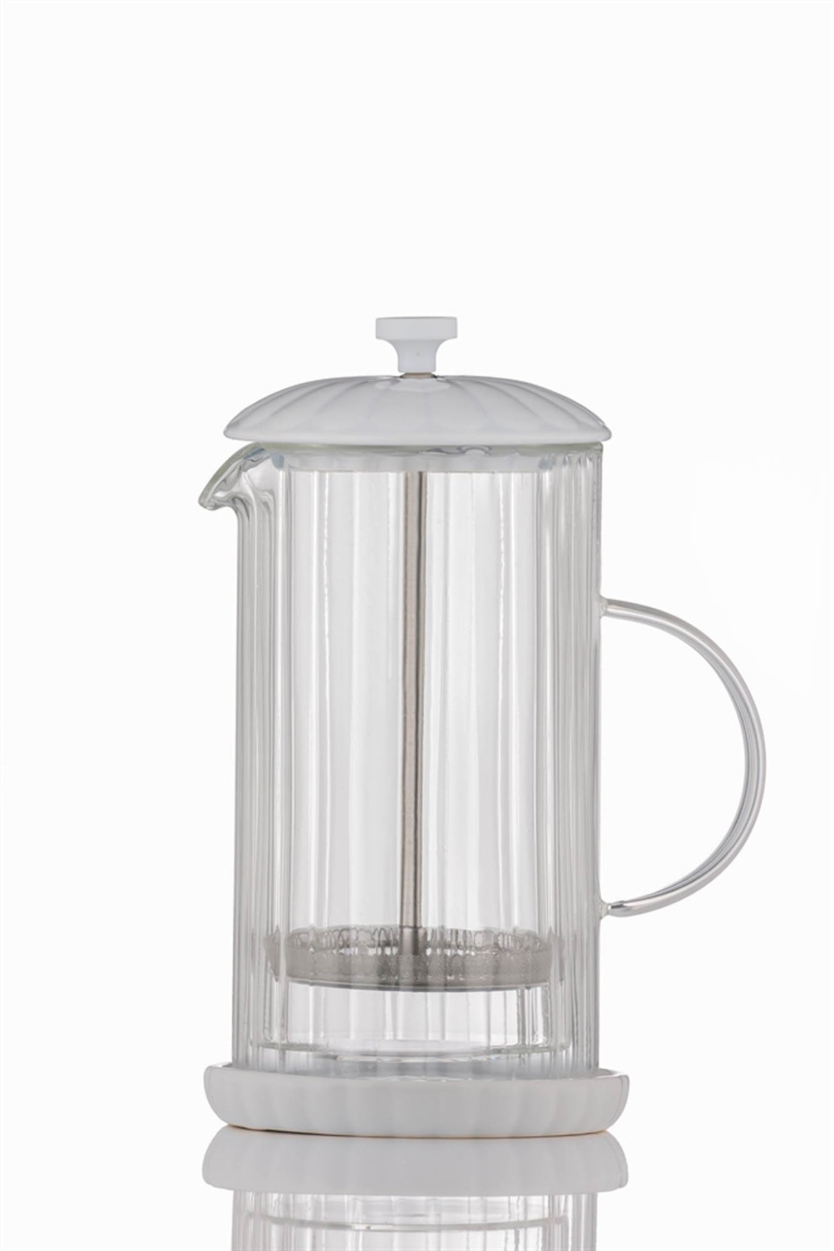 Weiße French Press von PRICE & KENSINGTON, Luxusmodell für Kaffeezubereitung, robustes Glas und elegantes Design.