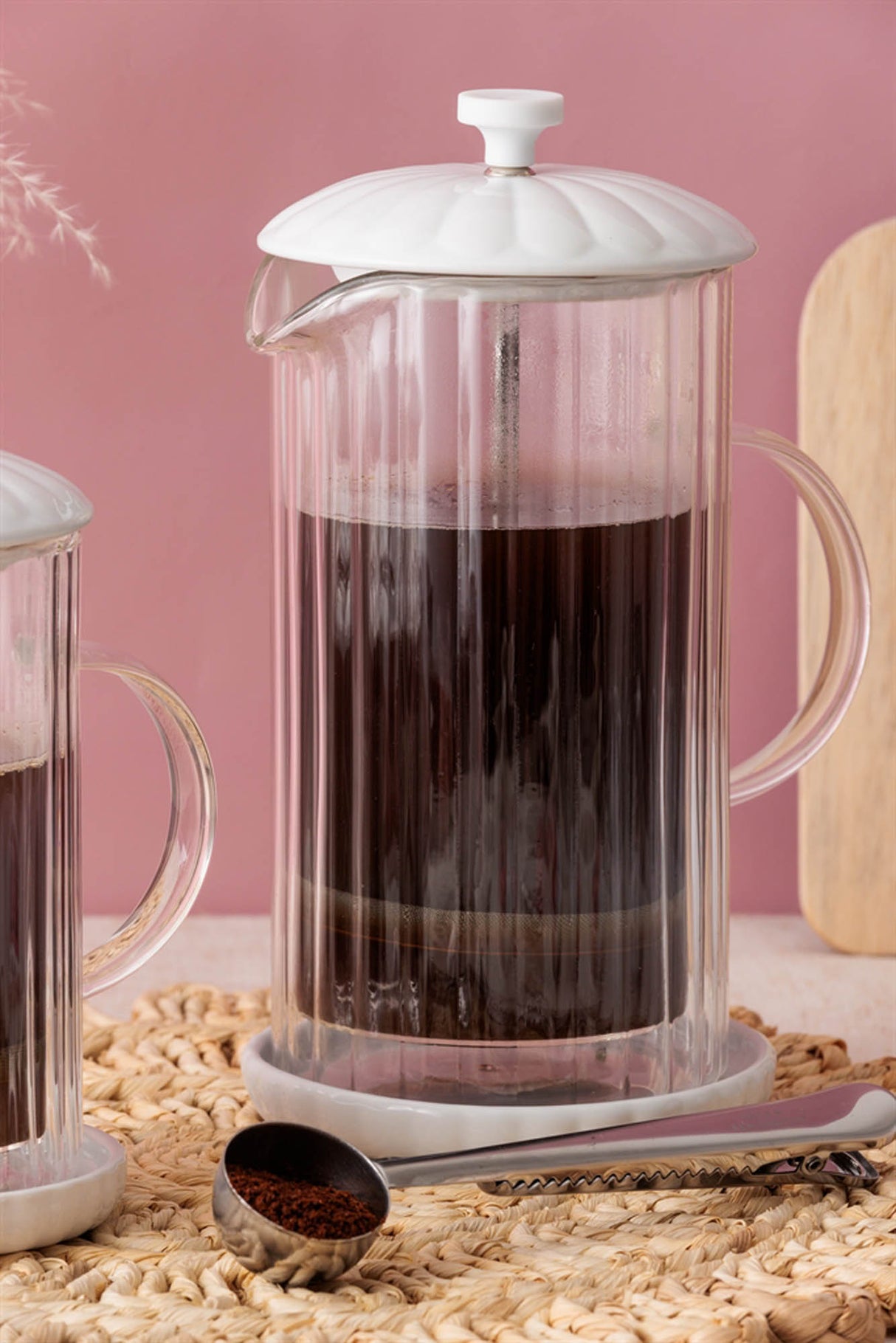 Preis & Kensington French Press Luxe, weiße Kaffeemaschine aus robustem Glas mit Edelstahlgriff, ideal für frischen Kaffee.