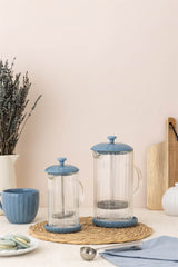 Französische Kaffeepresse von PRICE & KENSINGTON in Taubenblau, 350 ml, aus Glas und Edelstahl, für frischen Kaffee.