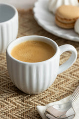 Weiße Luxe Tasse von PRICE & KENSINGTON, 85 ml, elegante Kaffeetasse mit modernem Design, perfekt für den täglichen Gebrauch.