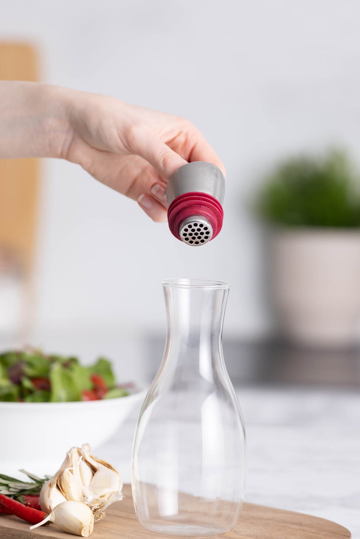 KILNER Glas-Ölflasche mit Sieb, transparent, mit Schraubverschluss, ideal zum Lagern und Dosieren von Ölen.