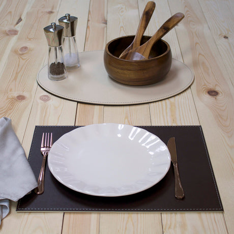FREEFORM Platzset DUO in Schokobraun und Creme, rechte Seite, stilvoller Esszimmerplatzdeckensatz, elegante Tischdekoration