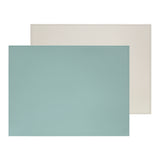 Platzset DUO von FREEFORM in Mint und Grau, rechteckiges Design, langlebiges Platzset für den Esstisch.