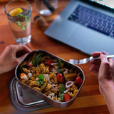 Edelstahl Lunchbox von black+blum mit Vakuumverschluss, 1000 ml, für sichere und nachhaltige Aufbewahrung von Mahlzeiten