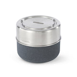 Schwarze BLACK+BLUM Lunchschale aus schiefem Material für To-Go-Mahlzeiten, mit Deckel und praktischem Design.