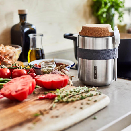 Silberner BLACK+BLUM Lunchbecher, 550 ml, für unterwegs, mit Deckel und doppelwandiger Isolierung