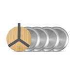 Edelstahl Camping-Set mit 4 Tellern von black+blum, robustes und leichtes Geschirr für Outdoor-Aktivitäten.