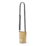 Isolierte Flaschentasche von black+blum mit Griffen, ideal für Getränke unterwegs, in modernem Design.