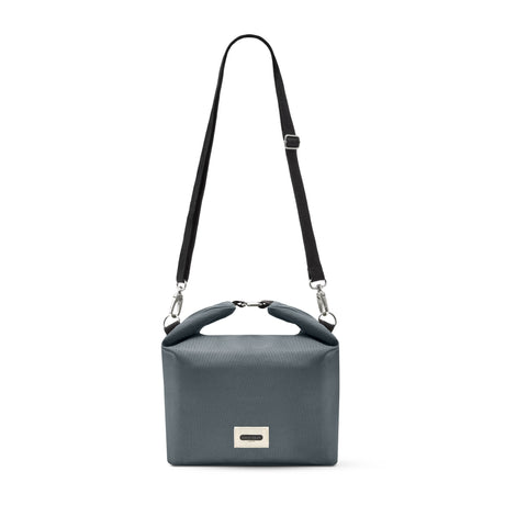 Isolierte BLACK+BLUM Lunchbag mit 10 Litern Fassungsvermögen, ideal für Mittagessen und unterwegs.