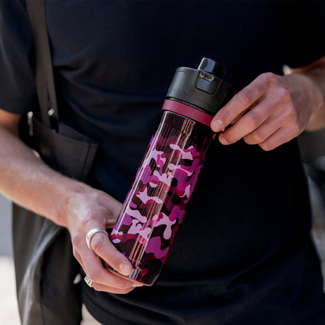 Burgunderfarbene ALADDIN Trinkflasche mit Sports Tracker, langlebig und ergonomisch, ideal für unterwegs oder beim Sport