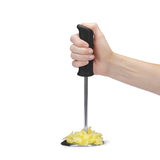 Schwarzer DREAMFARM Kartoffelstampfer SMOOD aus Edelstahl, ergonomischer Griff, zum Pürieren von Kartoffeln und Gemüse.