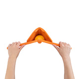 DREAMFARM Orangenpresse FLUICER aus Edelstahl mit Handkurbel für frischen Orangensaft, auf weißem Hintergrund.
