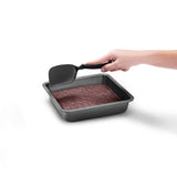 Schwarzer Küchenwender MINI CHOPULA von DREAMFARM, ideal zum Wenden und Servieren in der Küche.