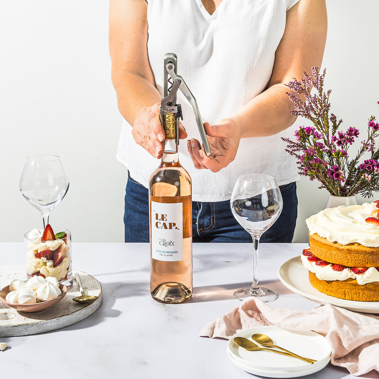 Winopen von Dreamfarm, innovative Küchenzange mit ergonomischem Griff und robustem Edelstahl für einfache Lebensmittelaufnahme.