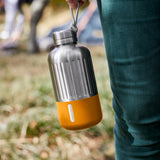 BLACK+BLUM Explorer Isolierflasche in Orange mit Paracord-Griff, 650 ml, langlebiges Edelstahl-Design für heiße und kalte Getränke
