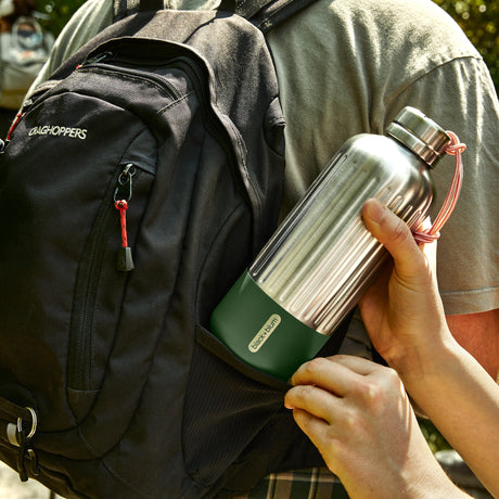 BLACK+BLUM Isolierflasche Explorer, 850 ml, orange, mit strapazierfähigem Design und auslaufsicherem Verschluss für unterwegs