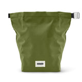 Schwarze BLACK+BLUM Lunchbag, vollständig geöffnet, zeigt das Innere und das robuste Design der 6,7 Liter Lunch-Tasche.