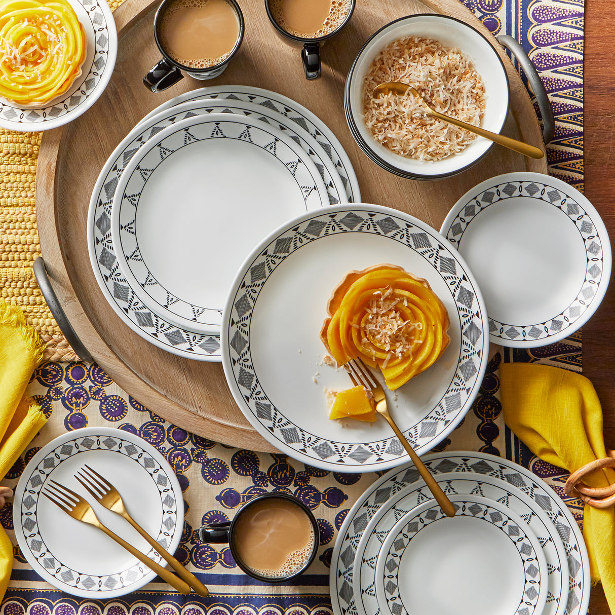 Corelle Müslischale Cusco aus Keramik mit buntem Muster, ideal für Frühstück und Snacks, detailreiche Oberfläche sichtbar.