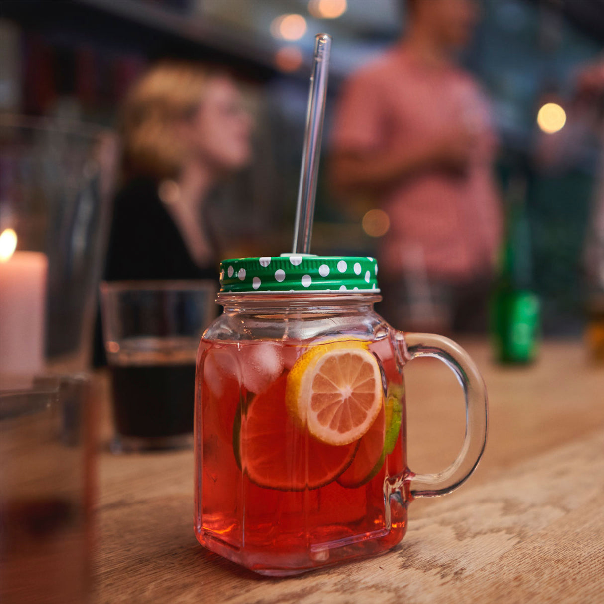 Glas-Trinkhalme in vier Größen, transparent, langlebig und umweltfreundlich, von Profino Select für nachhaltiges Trinken.