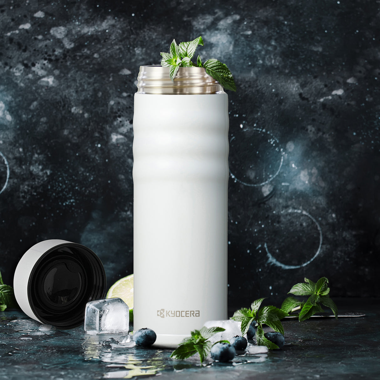 Geschenkgutschein von A-fine mit elegantem Design, ideal als Geschenk, auf weißem Hintergrund.