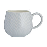 Geprägte Mason Cash Tasse mit Zacken, 350 ml, in zwei Farben, gestaltet mit Muster und robustem Keramikdesign.