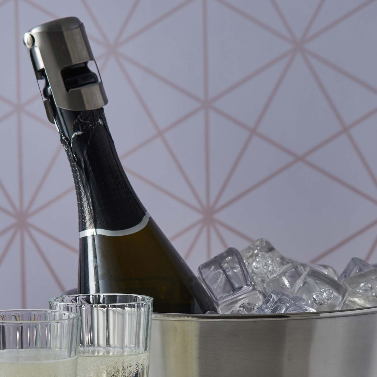 Viners Flaschenverschluss für Champagnerflaschen, silberfarben, aus Edelstahl, verschließt die Flasche luftdicht.