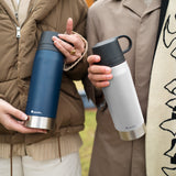 ALADDIN CityPark Thermokanne in 5 Farben, 1,1 Liter, mit isolierter Edelstahlkonstruktion und farbigen Deckeln.