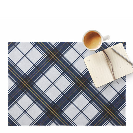 Blaue Tartan-Tischsets mit Lotoseffekt, 2er Set, von DAY DRAP, textile Tischdekoration mit stylischem Muster und schimmernder Oberfläche