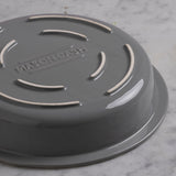 Mason Cash Kuchen-Auflaufform aus Keramik, 29 cm, mit traditionellem Design für Back- und Ofengerichte.