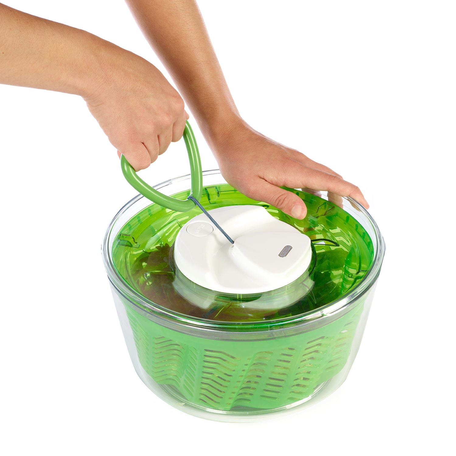 Grüne Zyliss Easy Spin 2 Salatschleuder mit 20 cm Durchmesser, Handbetrieb für sauberes Abtropfen von Salat.